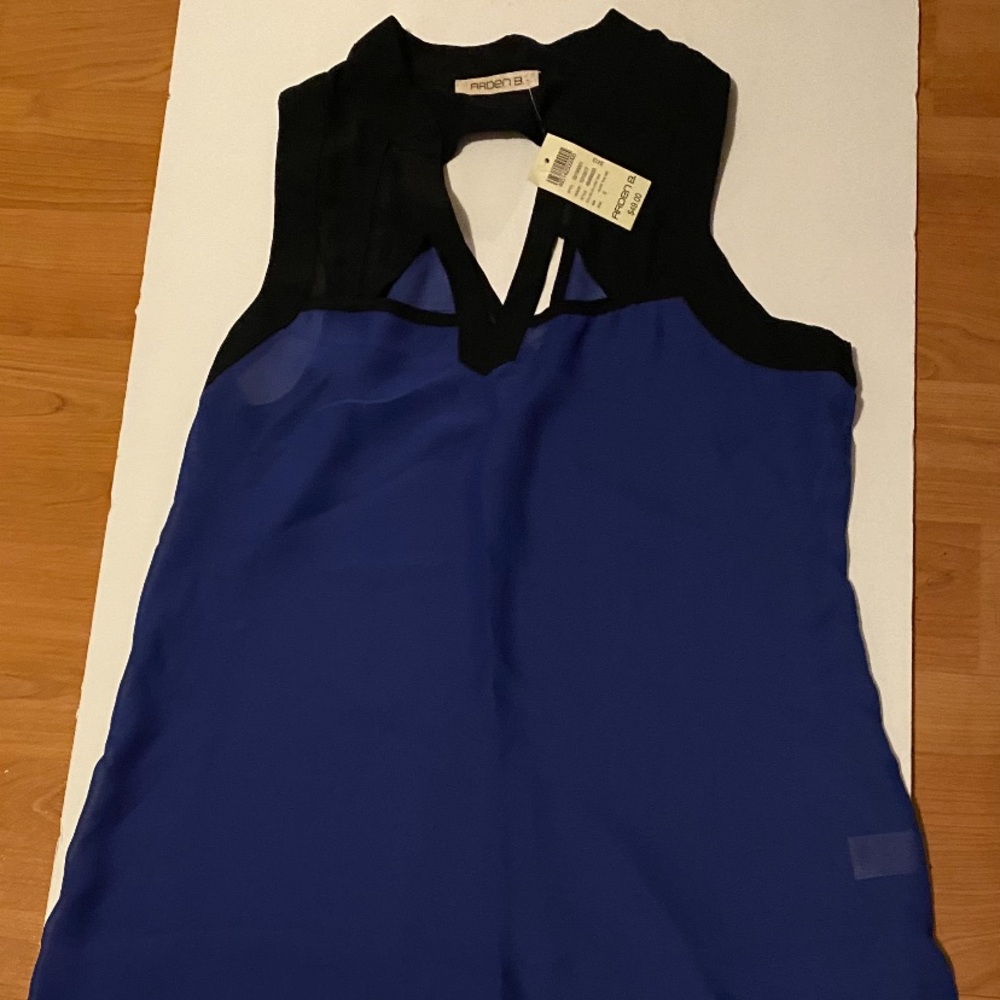 blue and black top